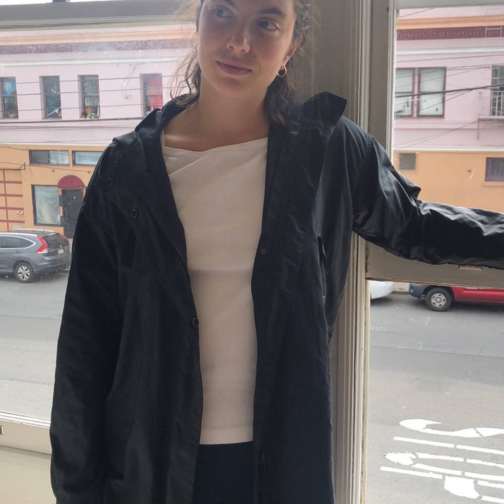 Everlane city anorak black